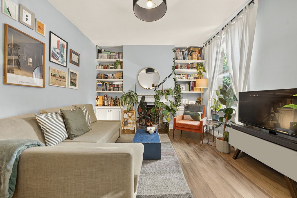 Property photo 2 of 12