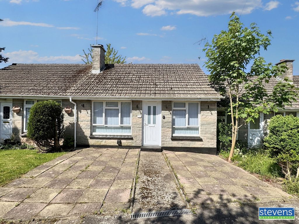 Property photo 1 of 13 Image00011