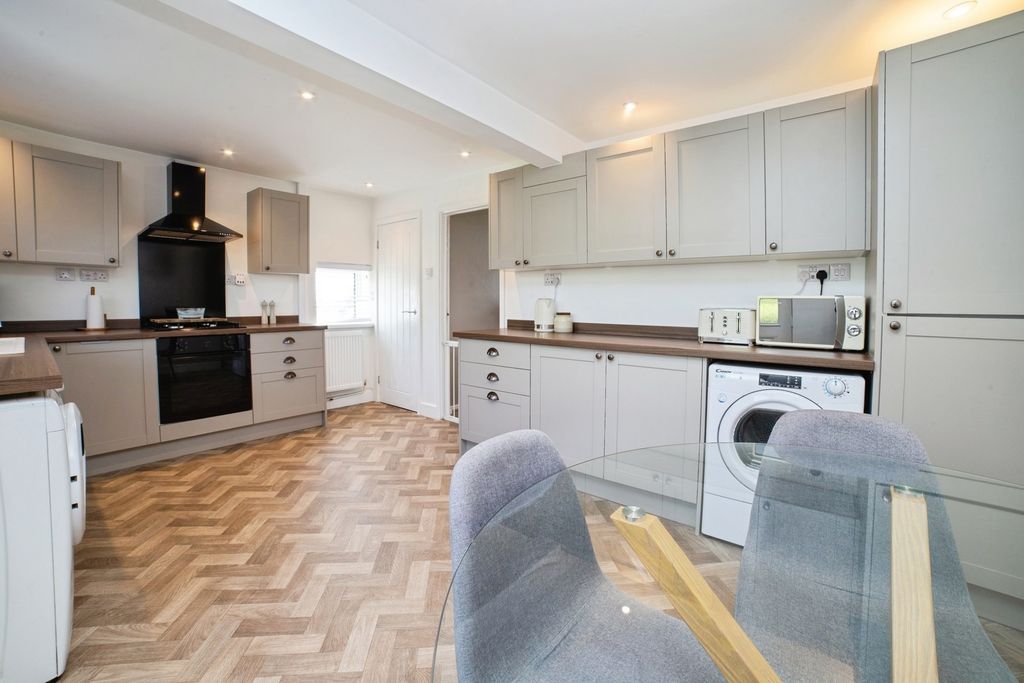 Property photo 3 of 13 Pbox-Img.Jpg
