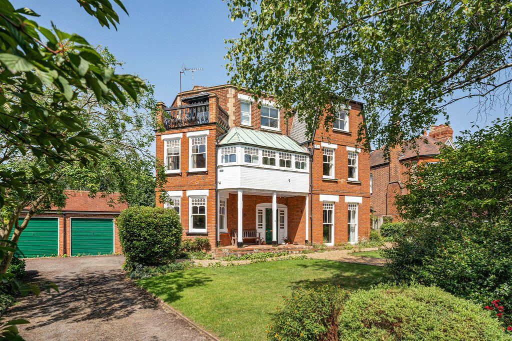 Property photo 1 of 42