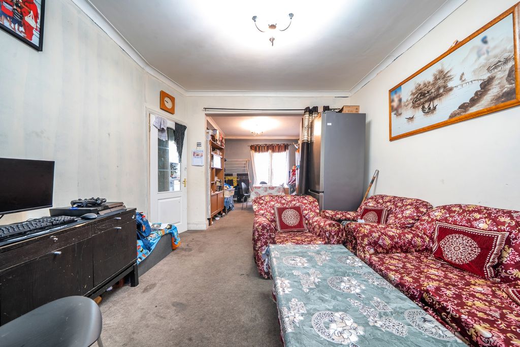 Property photo 3 of 13 Photo 2