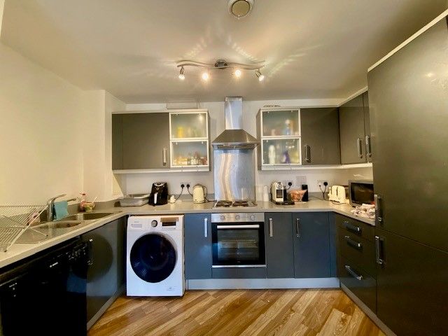 Property photo 2 of 8 Kitchen