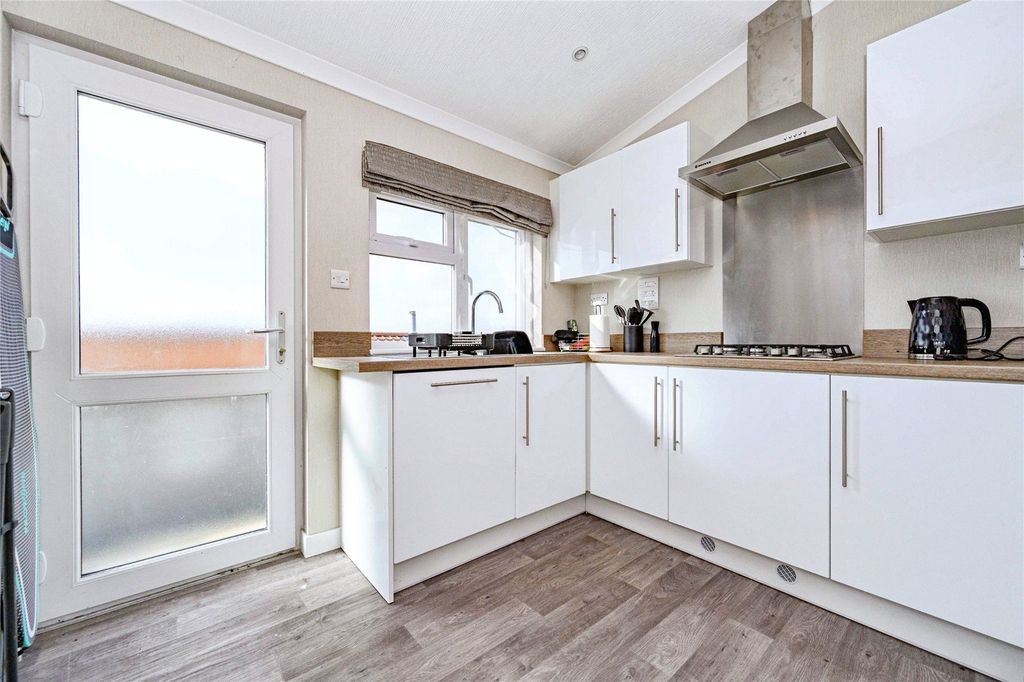 Property photo 2 of 14 Kitchen