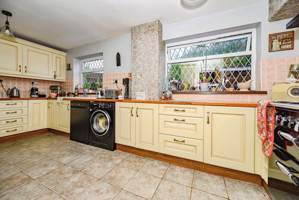Property photo 3 of 14 Pbox-Img.Jpg