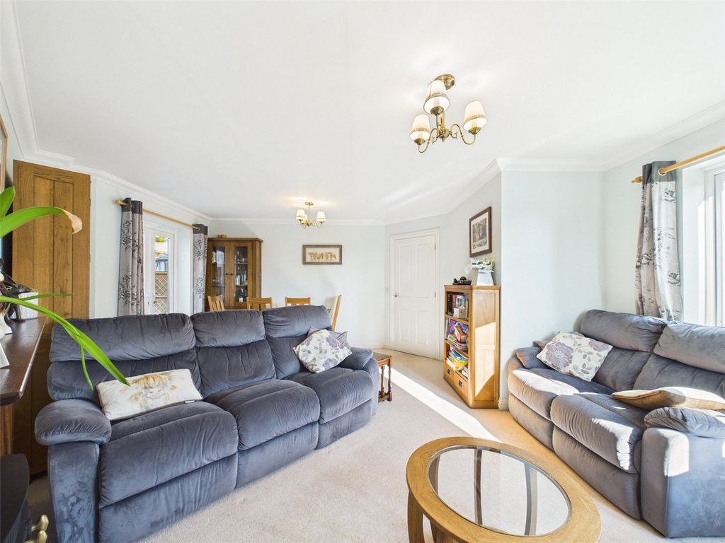 Property photo 3 of 15 Living Room