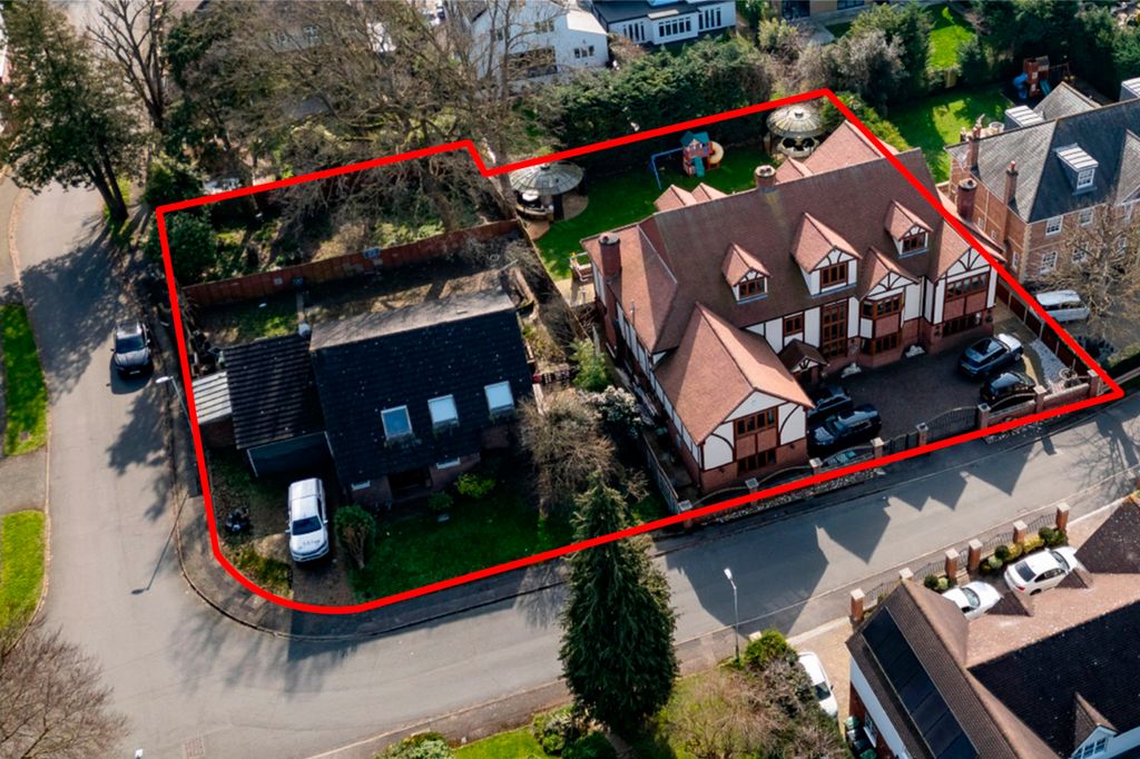 Property photo 1 of 3