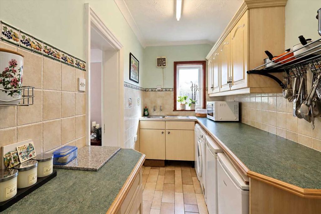 Property photo 3 of 16