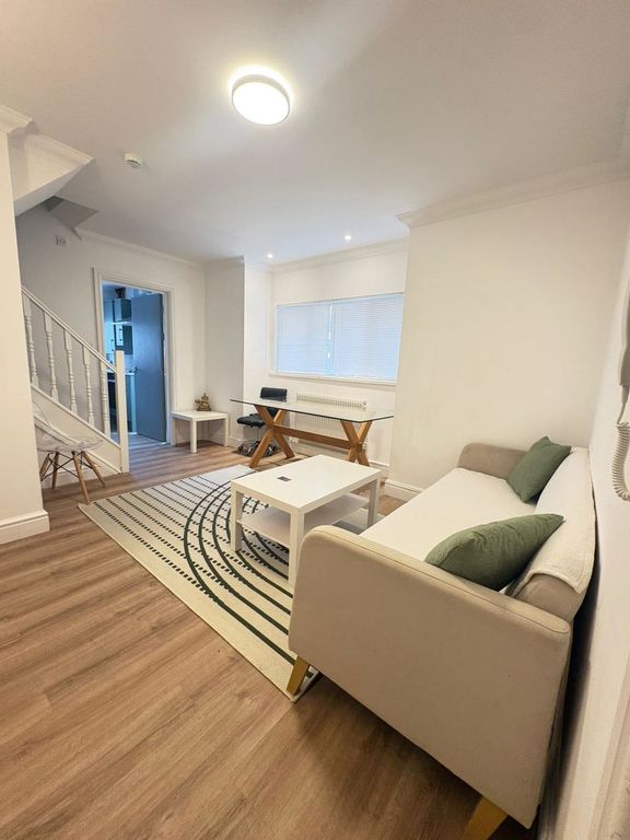 Property photo 3 of 8 Photo 3