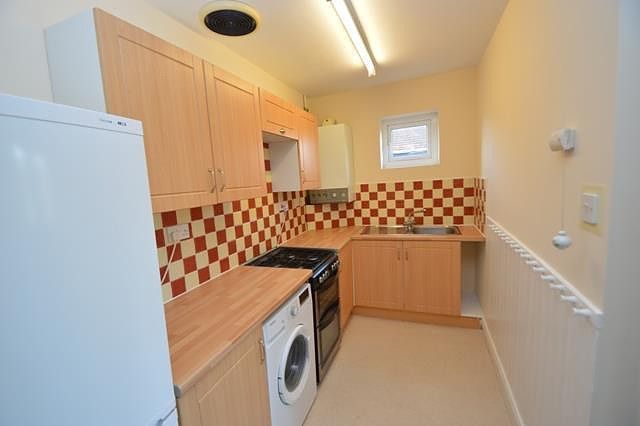 Property photo 2 of 6 Kitchen