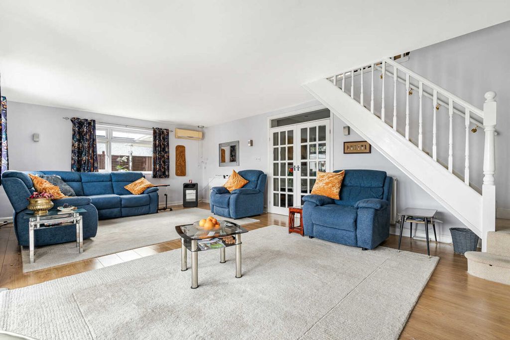 Property photo 3 of 22