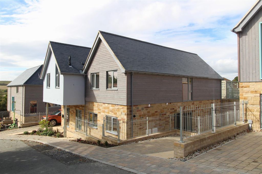 Property photo 2 of 15 External