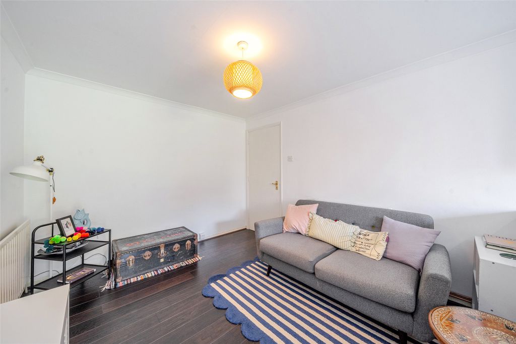 Property photo 2 of 9 Picture No. 25