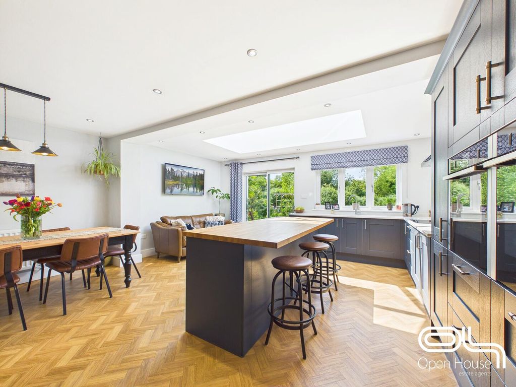 Property photo 2 of 40 Kitchen