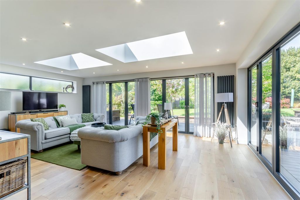 Property photo 2 of 72 8645460-Interior03.Jpg