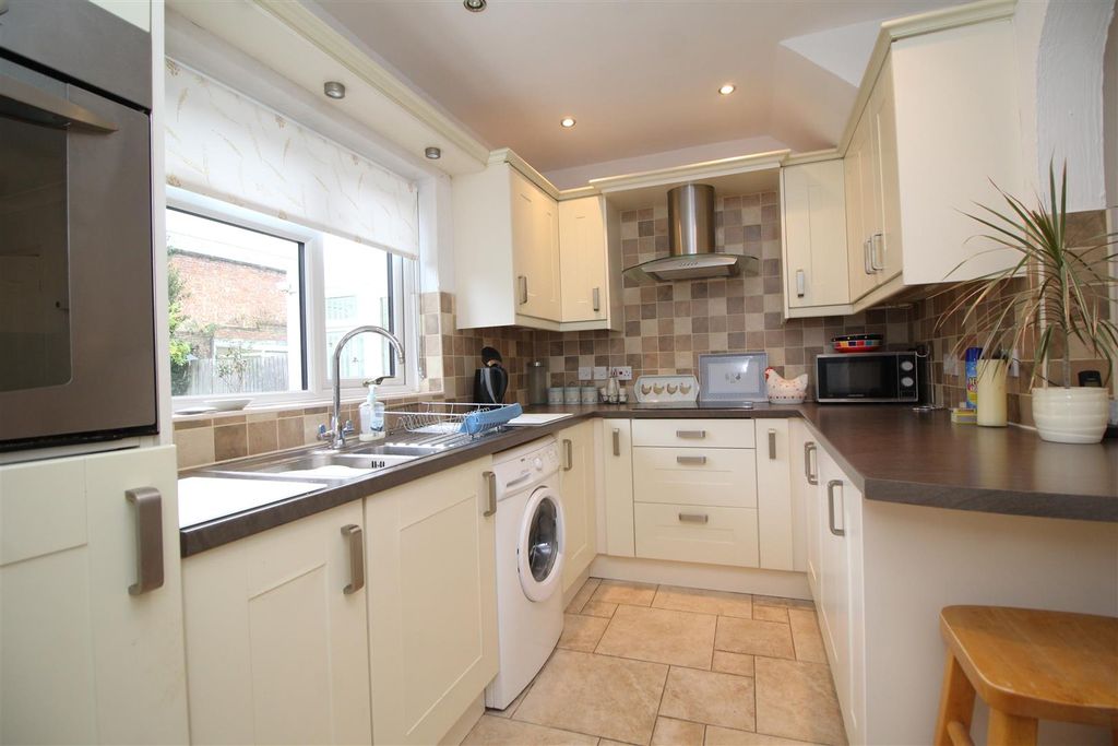 Property photo 2 of 14 Kitchen.Jpg