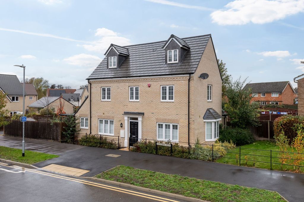 Property photo 1 of 28