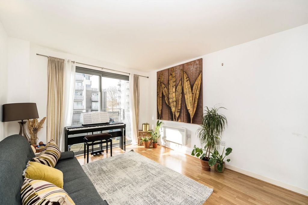 Property photo 2 of 8