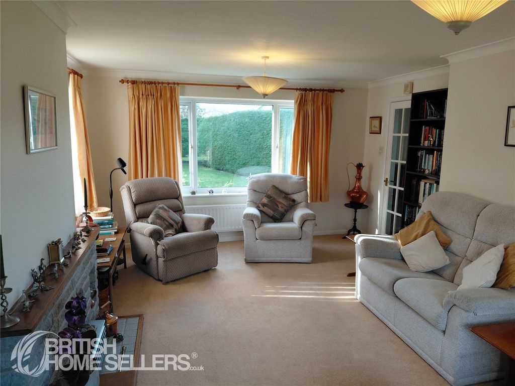 Property photo 3 of 27 Picture No. 04