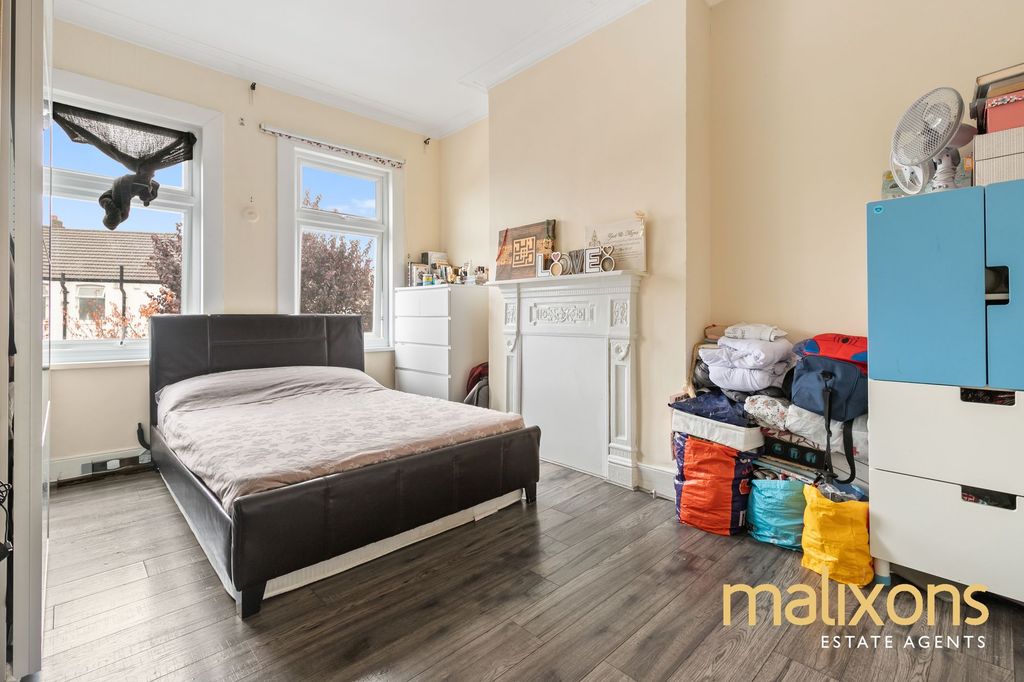 Property photo 3 of 10