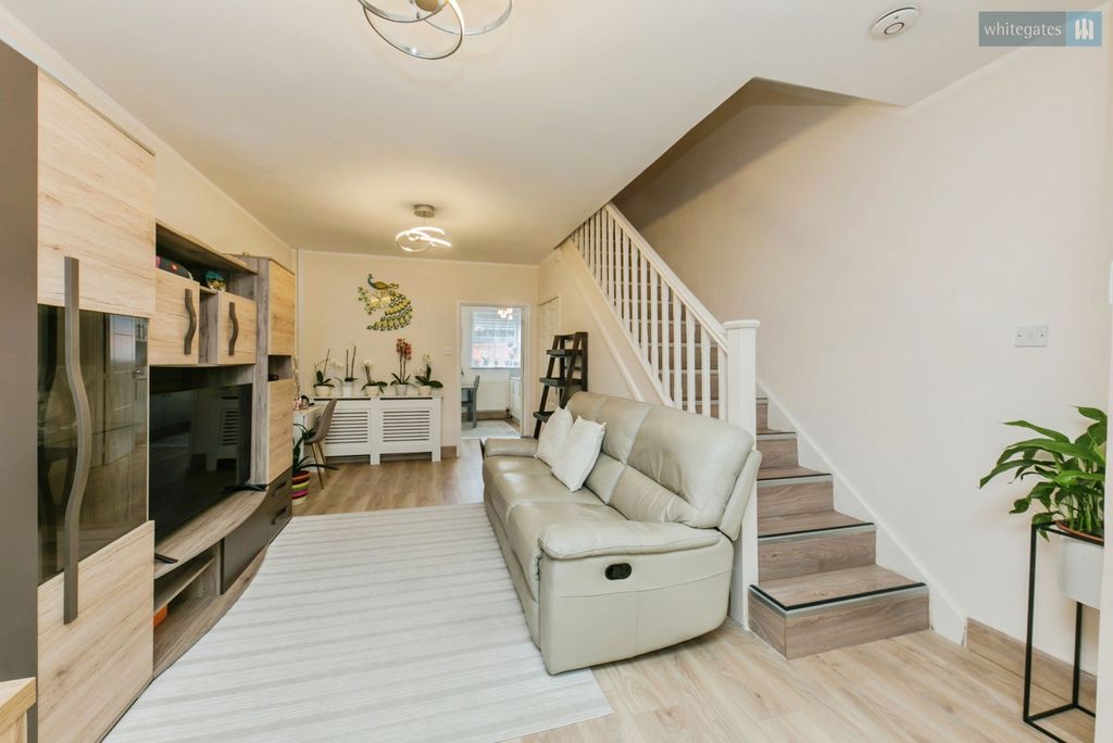 Property photo 3 of 14 Pbox-Img.Jpg