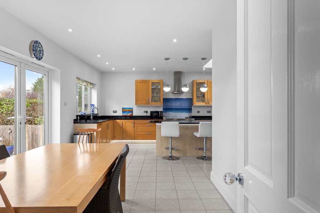 Property photo 1 of 44