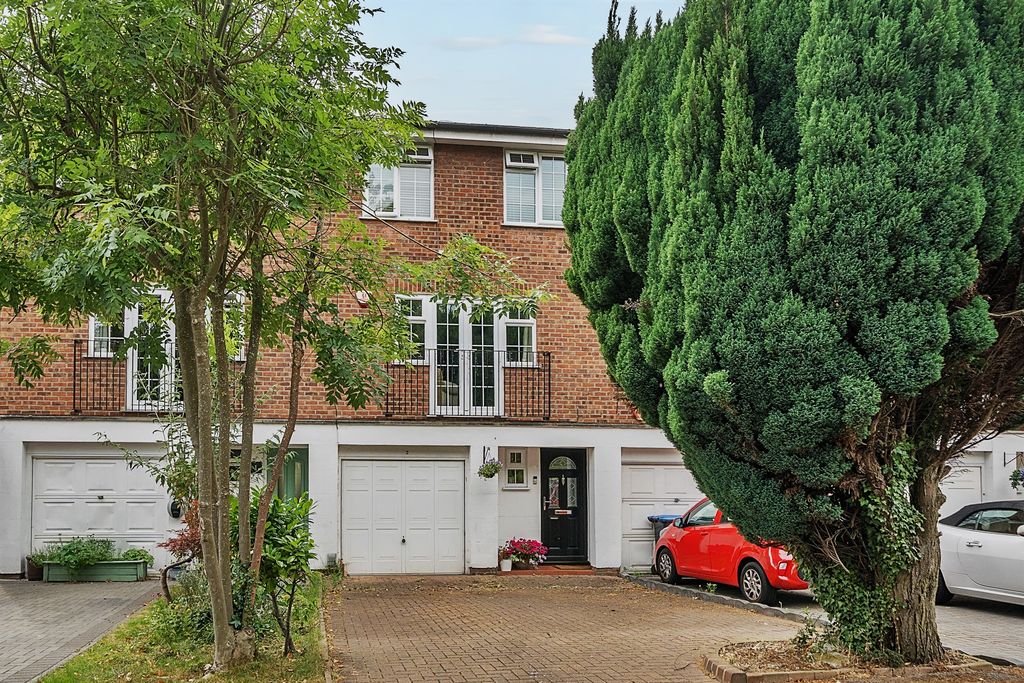 Property photo 1 of 12