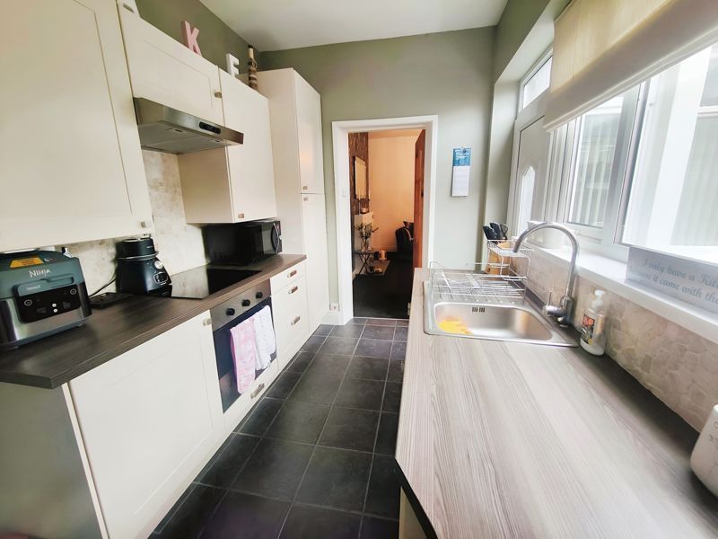 Property photo 3 of 11 Photo 6