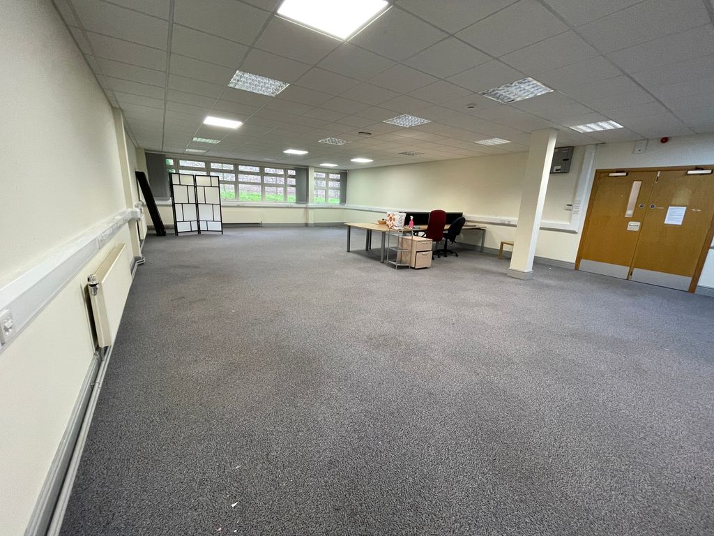 Property photo 3 of 11 Room 9 Open Plan