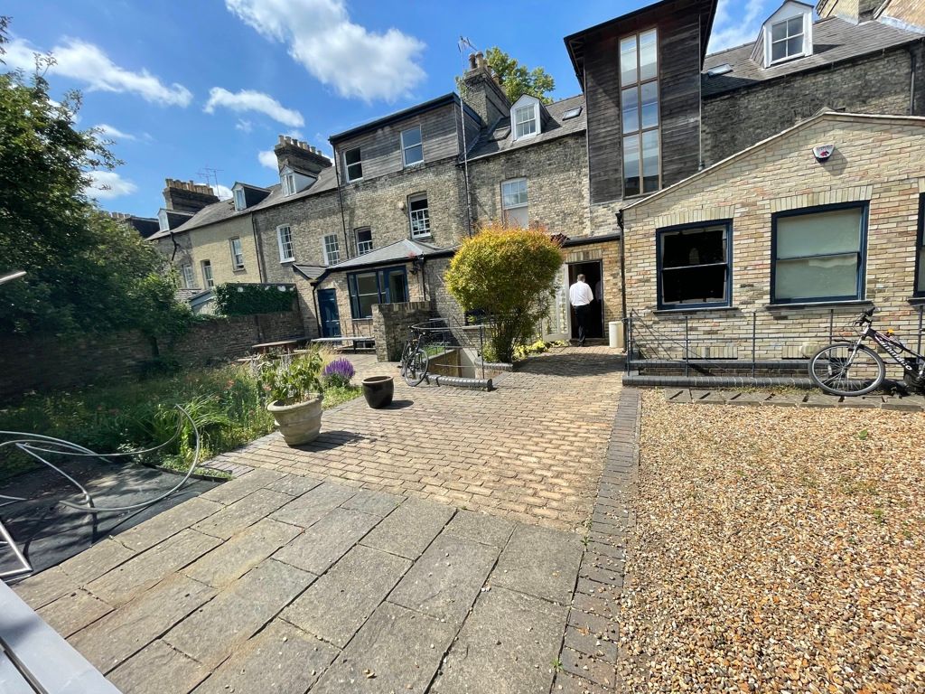 Property photo 2 of 8 Photo 1