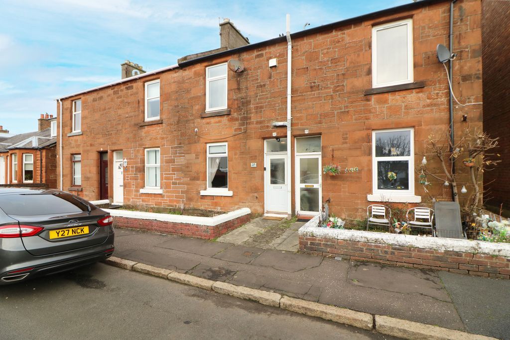 Property photo 1 of 11