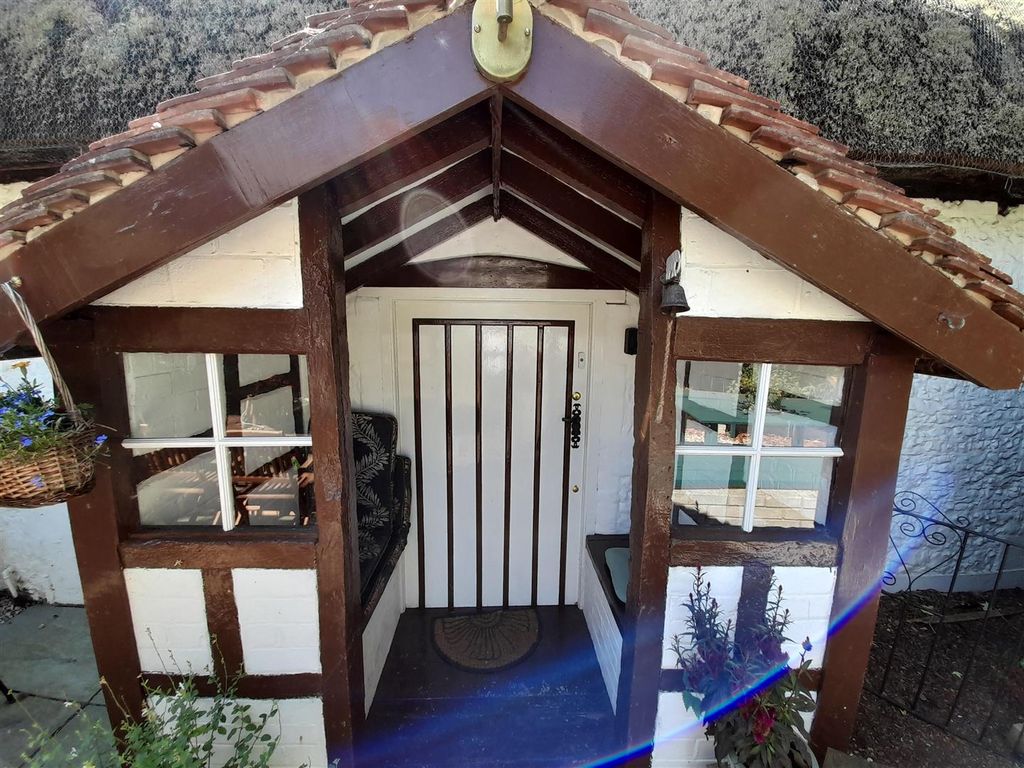 Property photo 2 of 17 Entrance Porch.Jpg