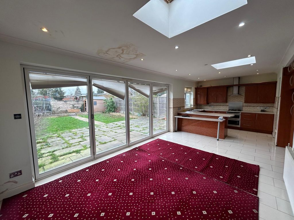 Property photo 3 of 14 Gallery