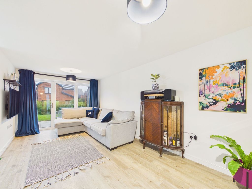 Property photo 2 of 12 Lounge