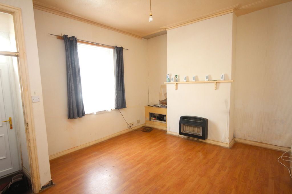 Property photo 2 of 9