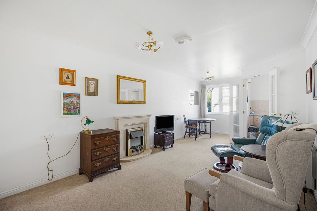 Property photo 2 of 10