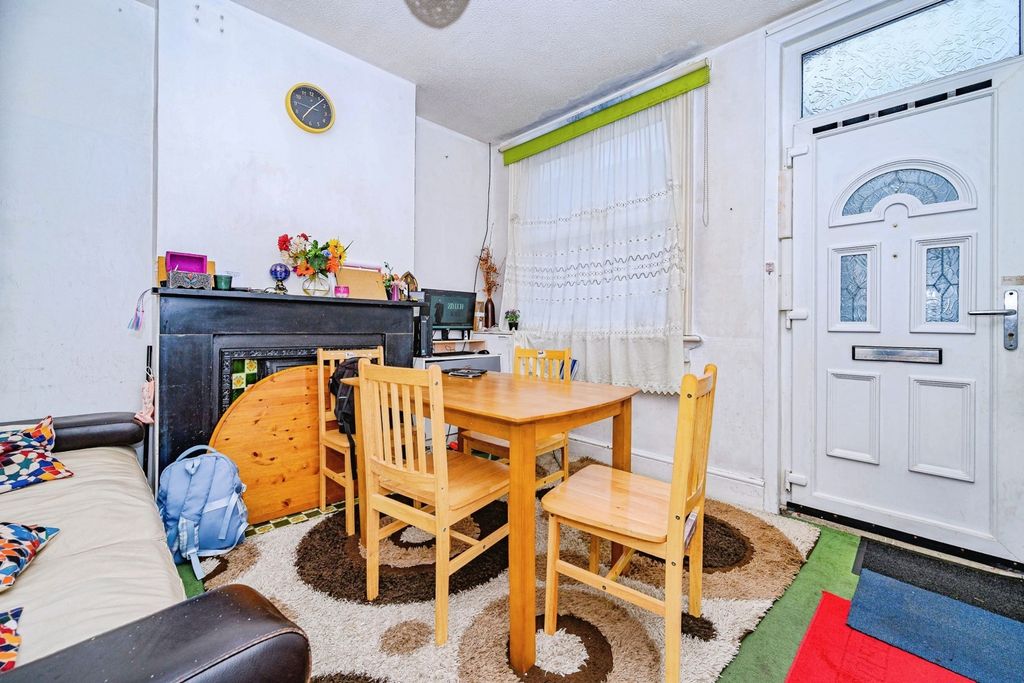 Property photo 2 of 17 Pbox-Img.Jpg