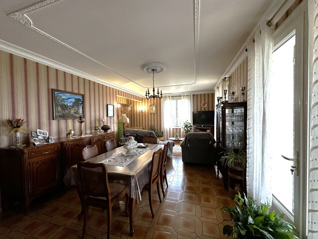 Property photo 3 of 27