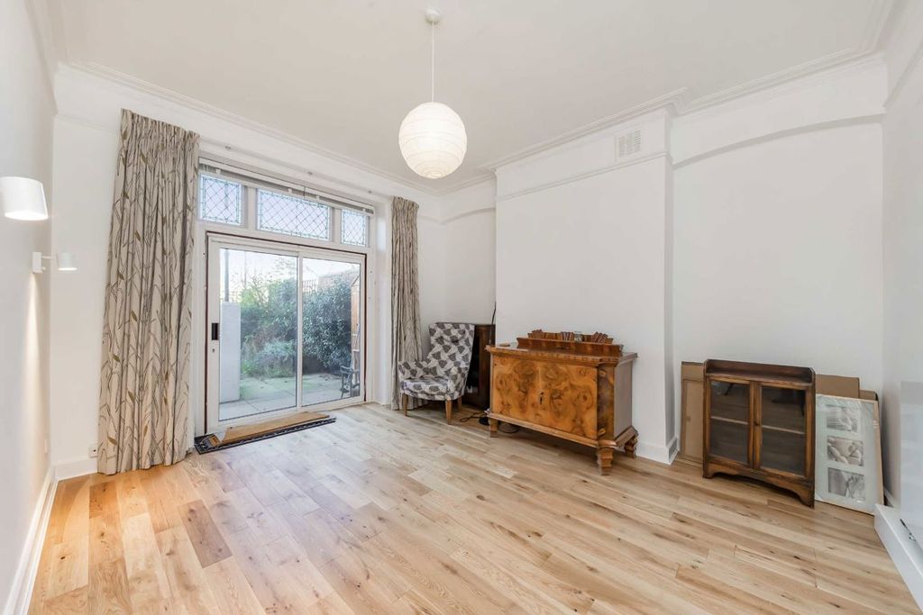 Property photo 3 of 7