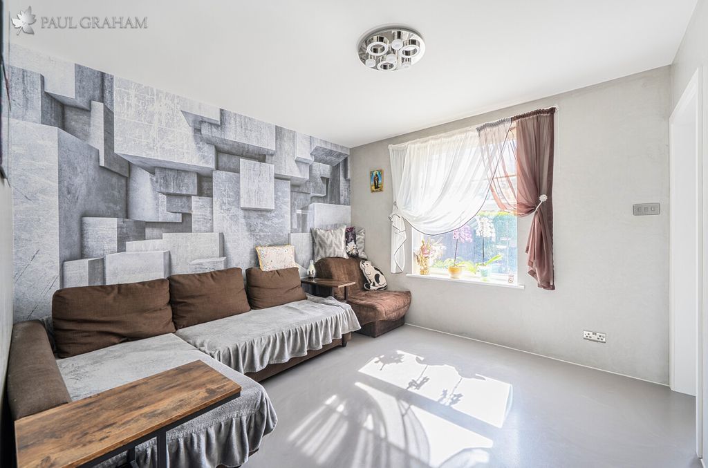 Property photo 3 of 16 7E8Fce35-1677-40Cf-Bd0A-0054Bac7624F