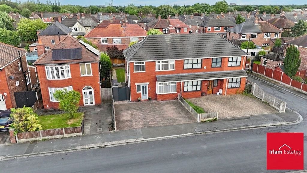 Property photo 1 of 33