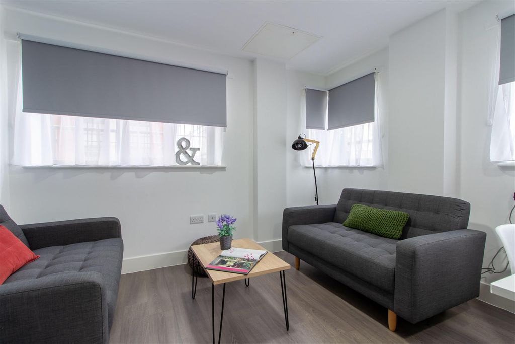 Property photo 1 of 34