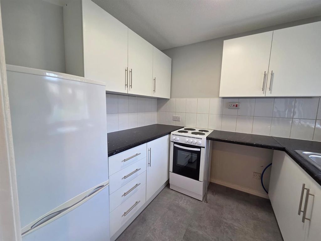 Property photo 2 of 6 Kitchen.Jpg