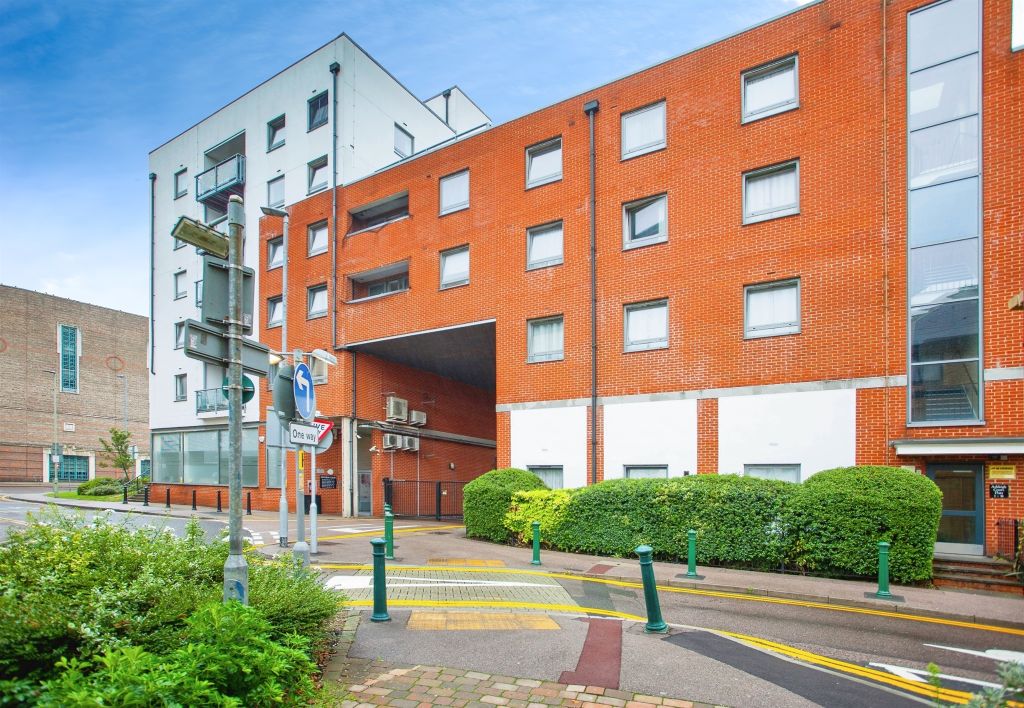 Property photo 1 of 20