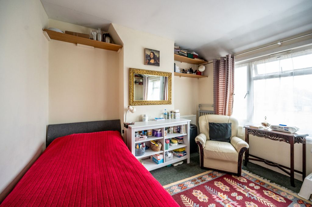 Property photo 2 of 19