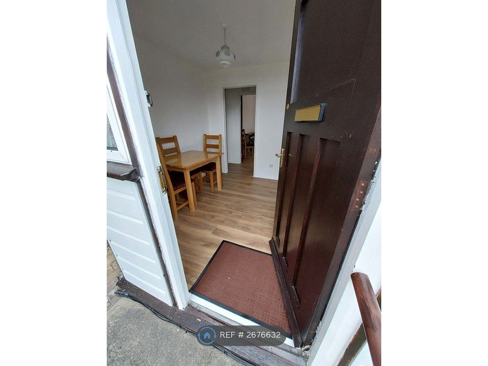 Property photo 2 of 31