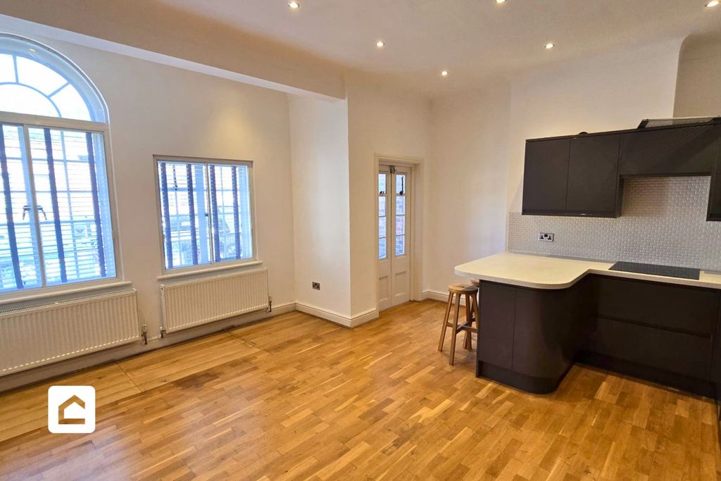 Property photo 2 of 11 1