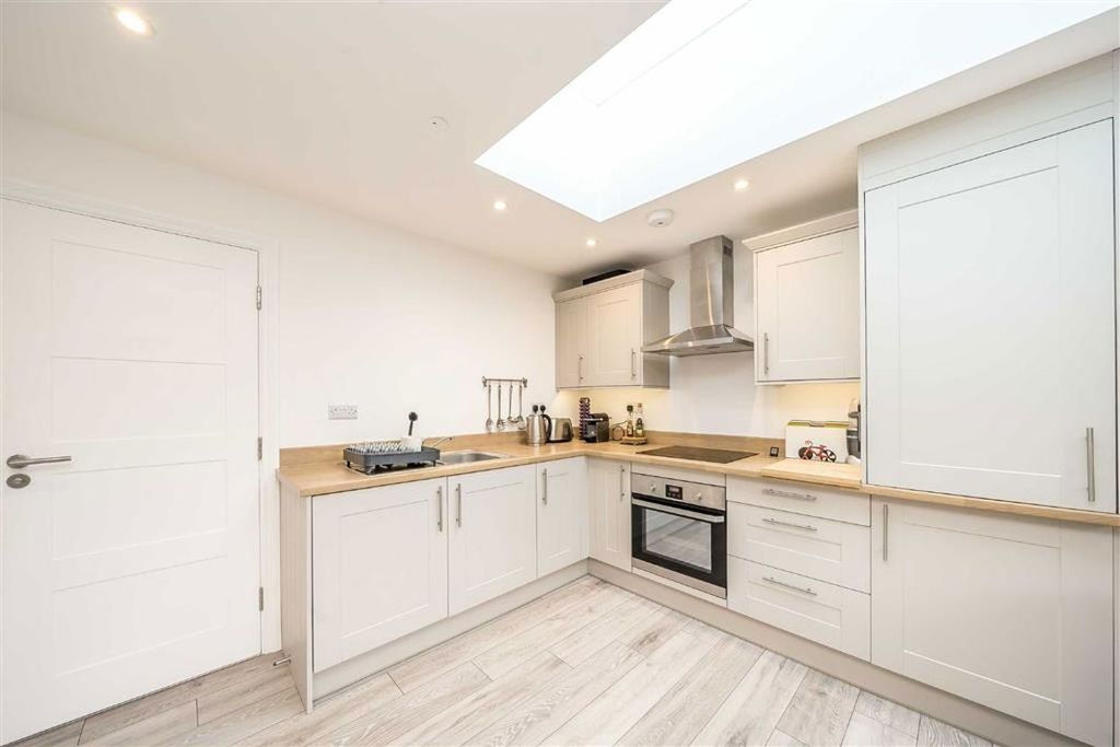 Property photo 1 of 3