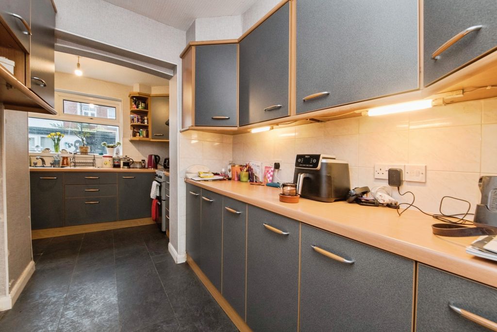 Property photo 2 of 20 Pbox-Img.Jpg