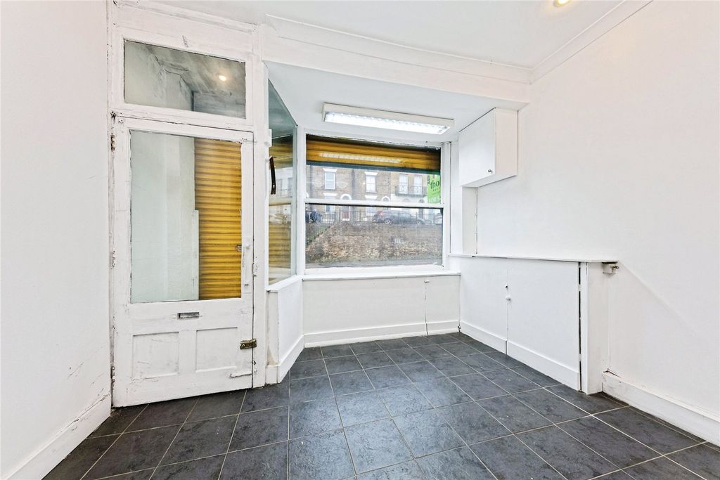 Property photo 2 of 17 Picture No. 02