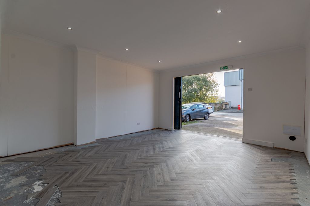 Property photo 2 of 4